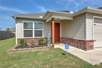 Building Photo - 1221 S Ivory Bill Ln