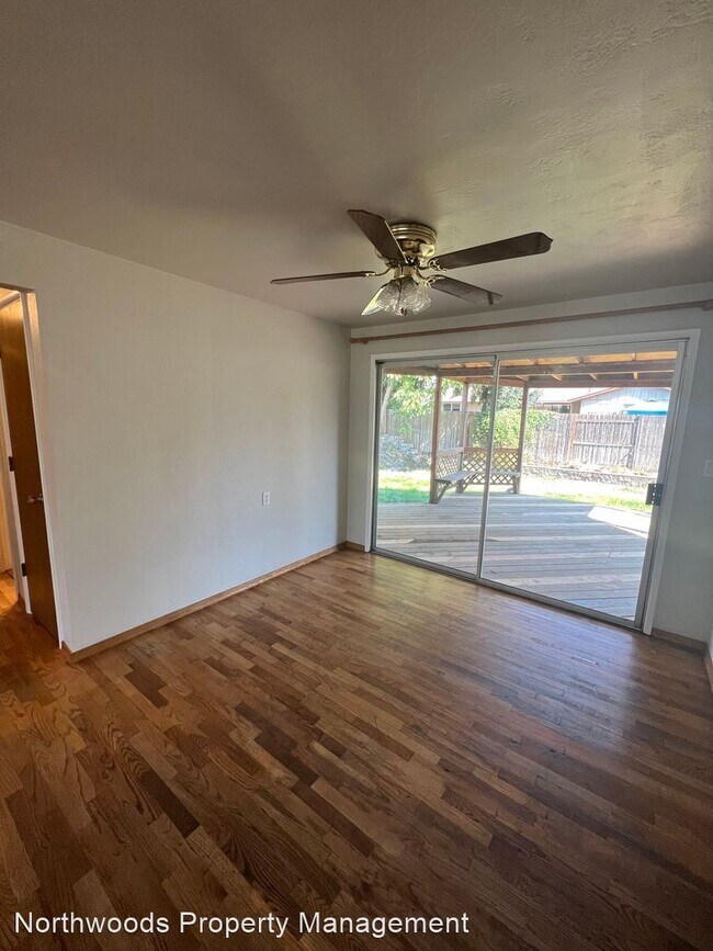 Building Photo - 3 br, 1.5 bath House - 2677 Summer Lane