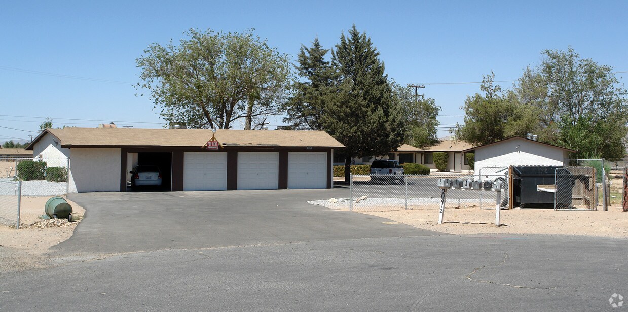 Primary Photo - 20472 Rimrock Rd