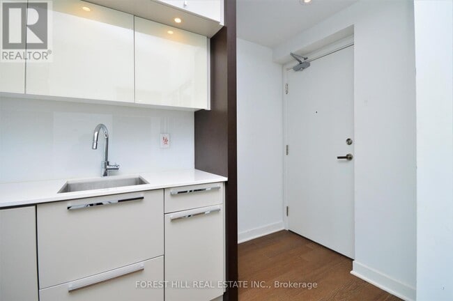 Building Photo - 15-3615 Grenville St