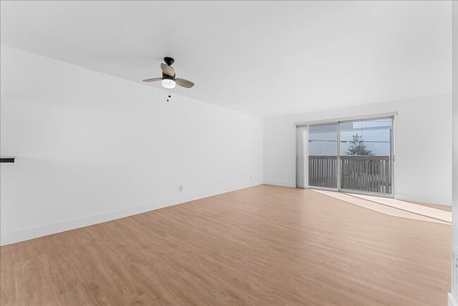 Photo - 719 N Eucalyptus Ave Apartment