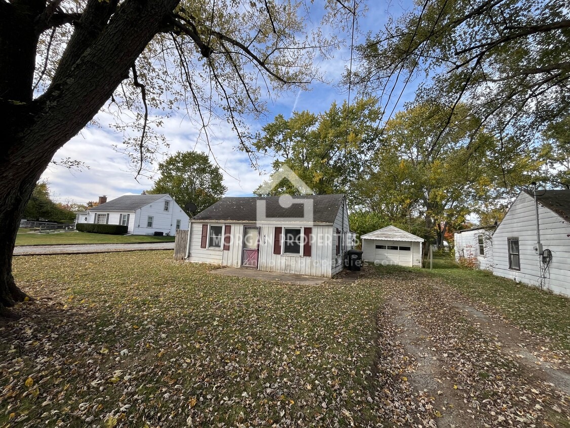 Foto principal - 619 Woodlawn Dr