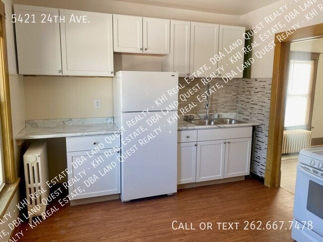 Building Photo - 5421 24th Ave