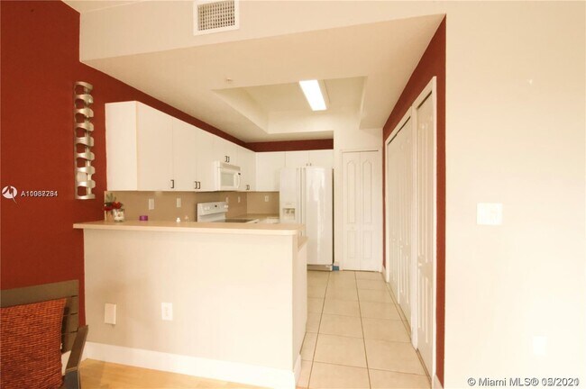 Foto del edificio - 8838 W Flagler St