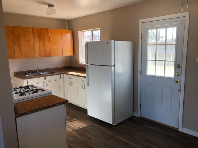 Building Photo - 5706 Macon Ln