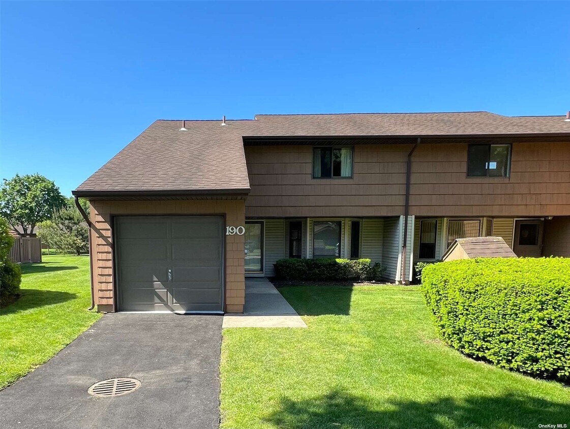 Foto principal - 190 Scarlett Dr