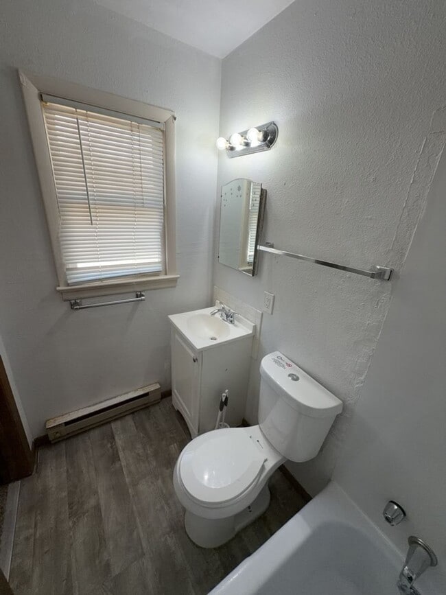 Building Photo - 1839 11th Ave Unit C