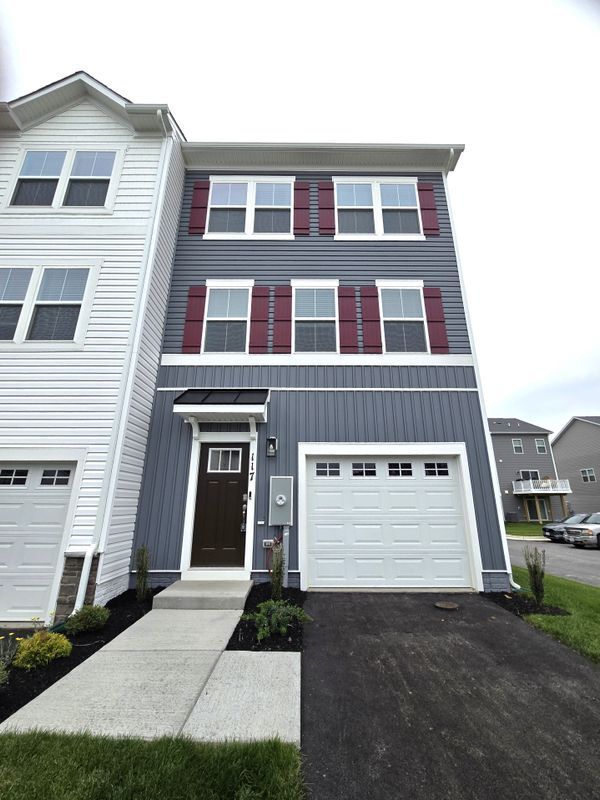 Building Photo - 117 Lakota St