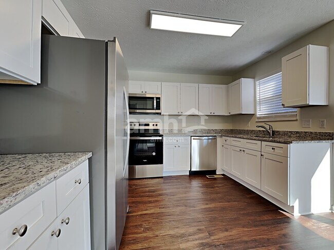 Foto del edificio - 5810 Matalin Ln