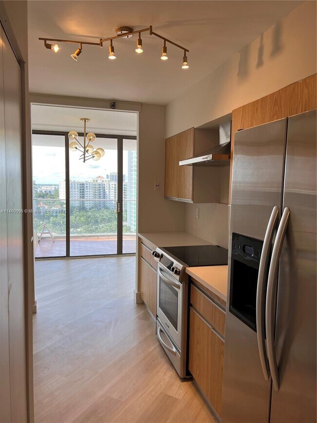 Foto del edificio - 19707 Turnberry Way
