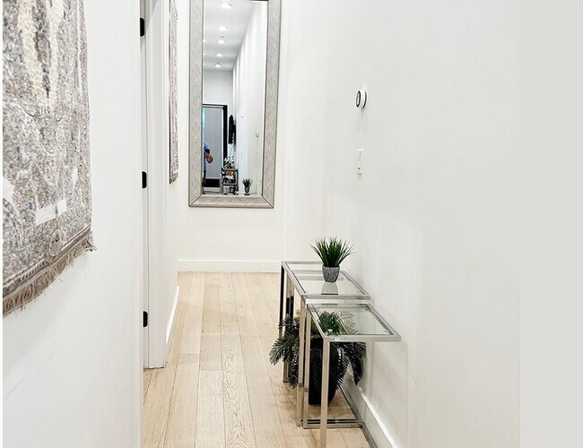 Foto del edificio - 360 Meridian St