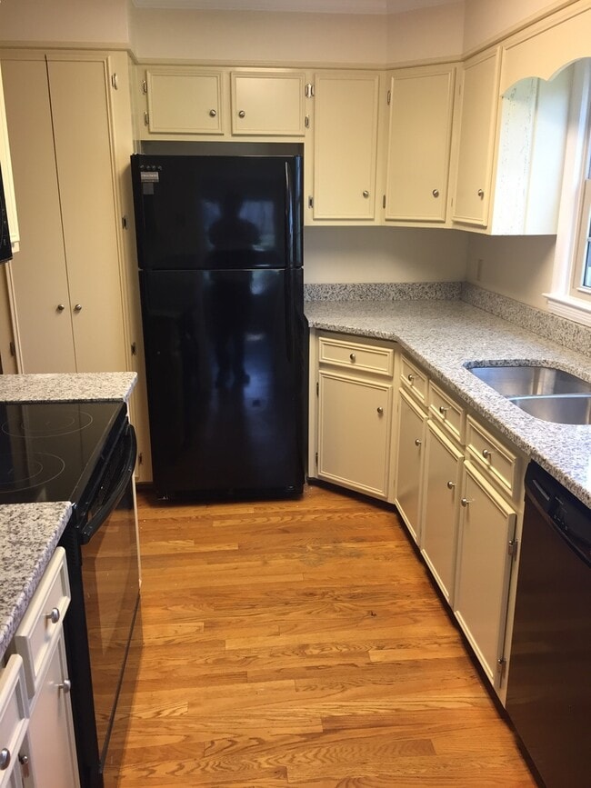 Photo - 1301 Brookwood Dr House