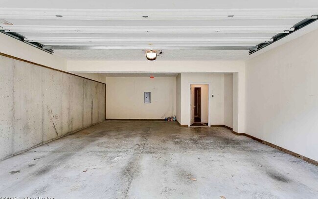 Building Photo - 15308 Royal Troon Ave