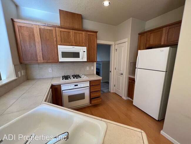 Foto del edificio - 2 br, 2.5 bath House - 7111 NE Rocky Brook...