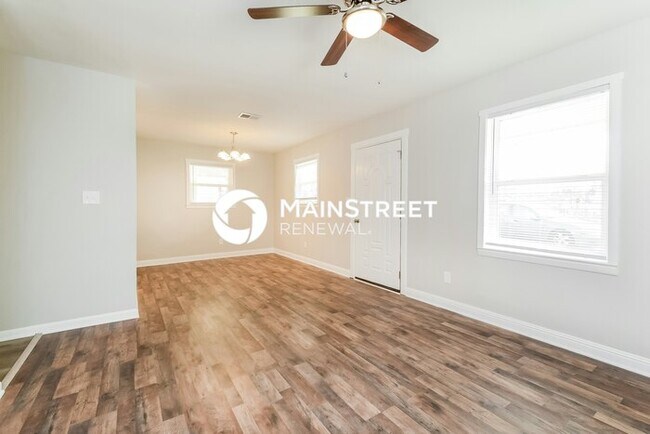 Foto del edificio - 4 Bedroom Pet-Friendly Home in Birmingham, AL with Main Street Renewal
