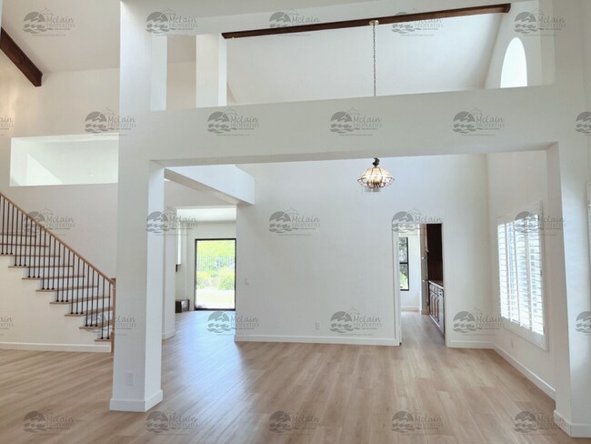 Foto del edificio - Shadowridge  Gorgeous 3 Bedroom Home In Desirable Neighborhood / Vista