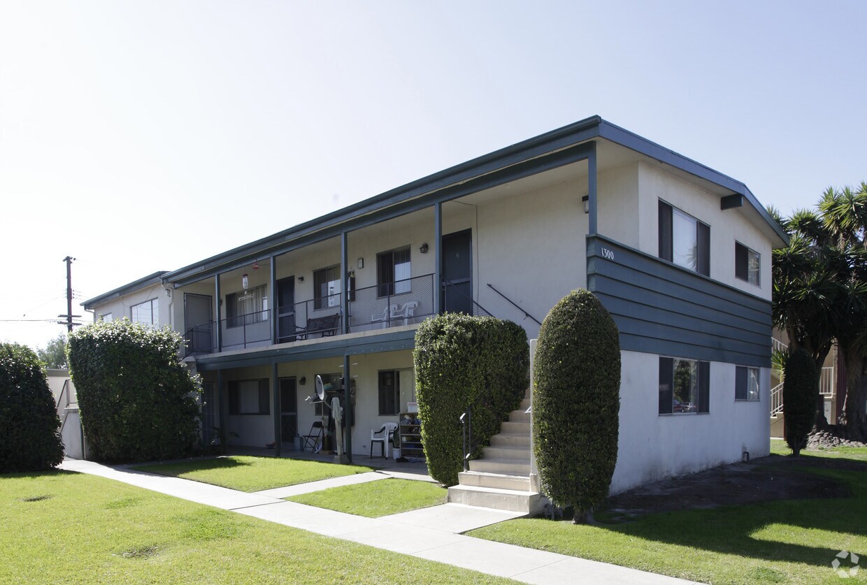 Foto principal - 1300 W Valencia Dr