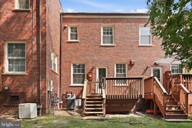 Building Photo - 2700 13th Rd S