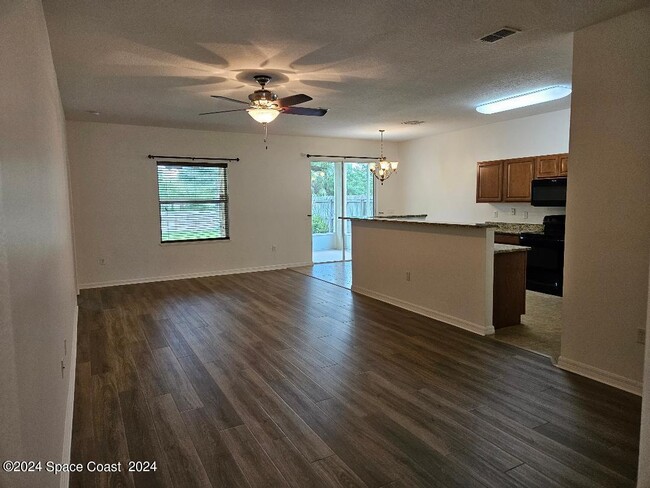 Building Photo - 3335 Burdock Ave