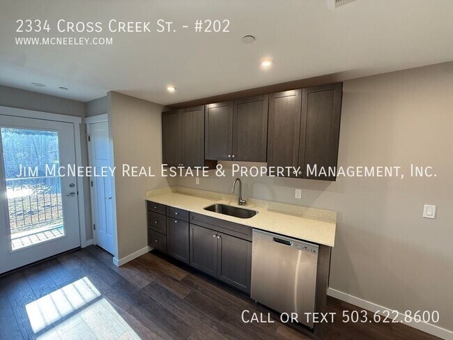 Building Photo - 2334 Cross Creek St