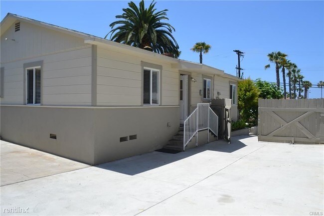 Building Photo - 514 Avenida De La Estrella
