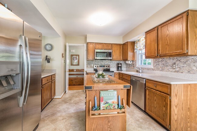 Building Photo - 2102 Salt Kettle Way