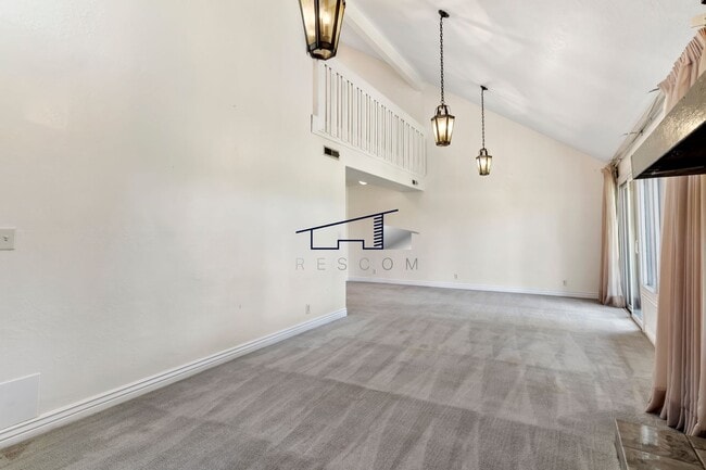 Building Photo - Pleasant View 2 Bedroom Condo