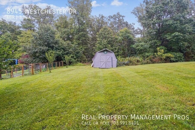 Building Photo - 8945 Westchester Dr