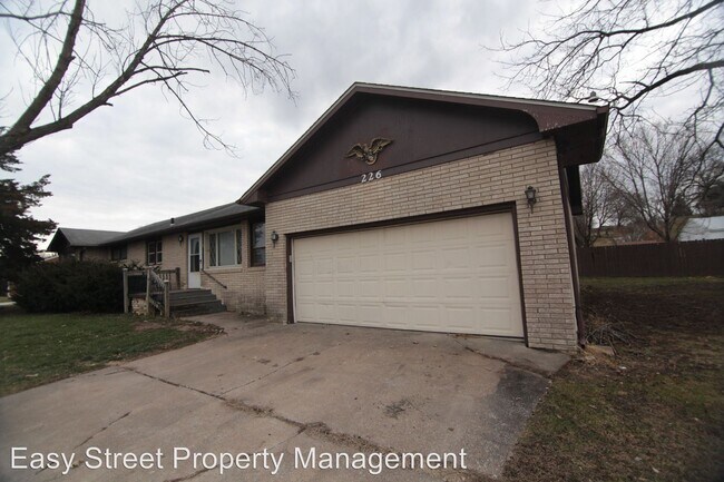 Building Photo - 3 br, 2 bath House - 226 7th Ave E