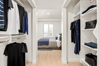 Building Photo - Kovo