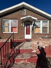 Building Photo - 4025 Beachwood Ave