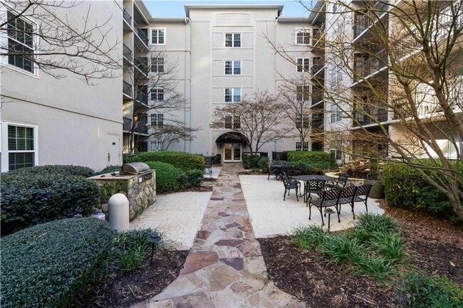 Photo - Peachtree Walk Apartment