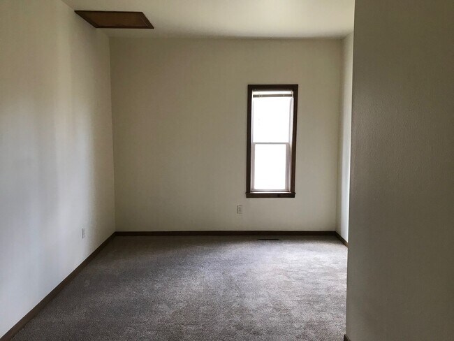 Foto del edificio - 3 Bedroom Home - Available 6/1