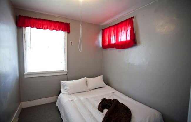 Apt 2 - Calif. - BR#2 Sublease - 805 NE California St