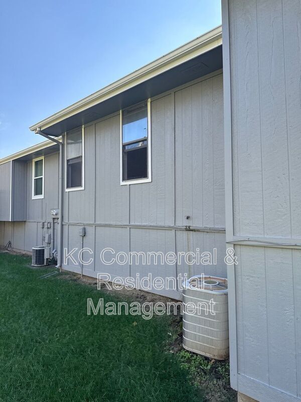 Foto del edificio - 5716 N London Ave