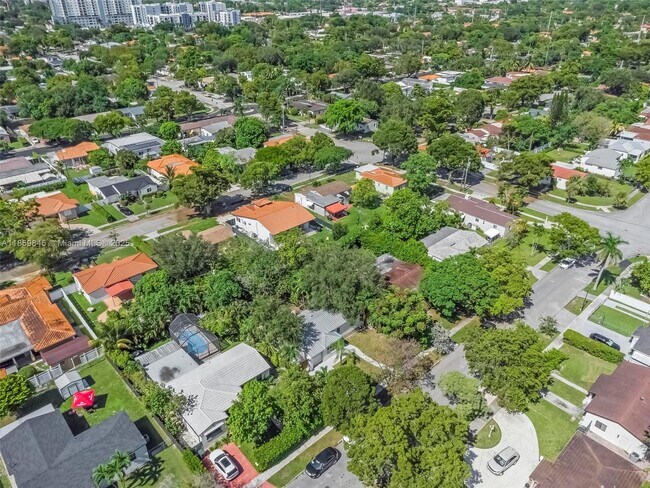 Foto del edificio - 6437 SW 14th St