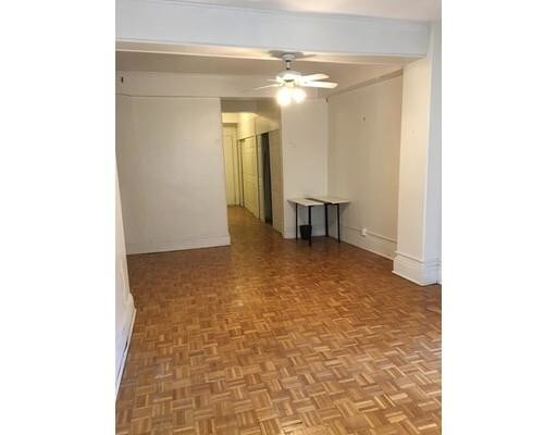 Primary Photo - 21 Beacon St