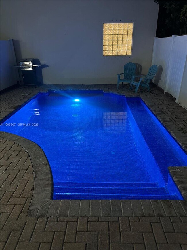 Foto del edificio - 1130 Oysterwood St