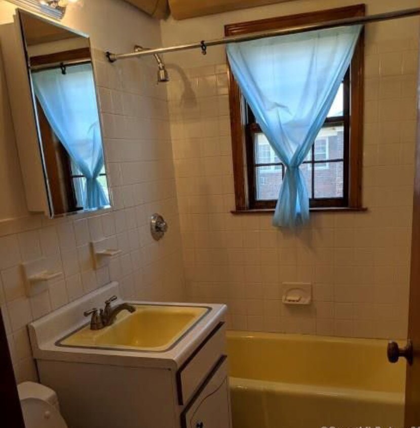 Foto principal - 509 Burnside Ave