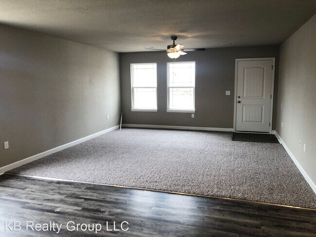 Building Photo - 3 br, 2 bath House - 107 SW Lily Street
