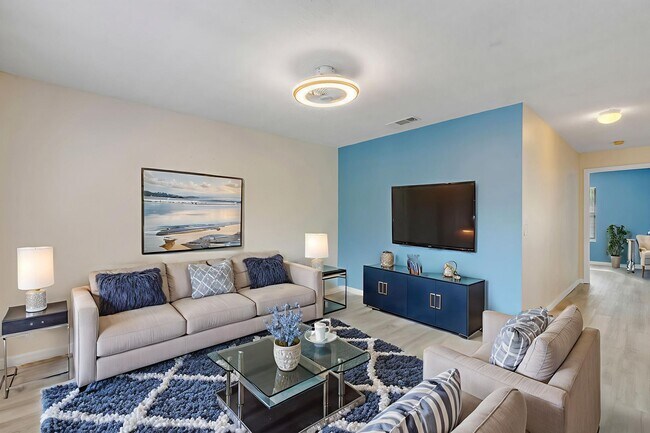 Foto del edificio - Spacious, sleek & central: 2Bedroom/2Bath condo in Daytona Beach!