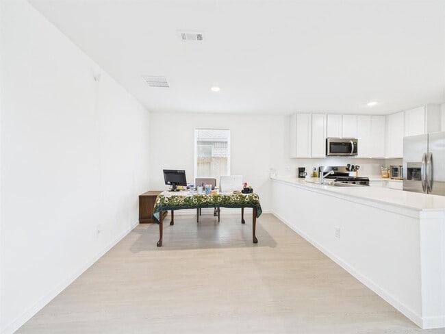 Building Photo - 2919 Summer Breeze Wy