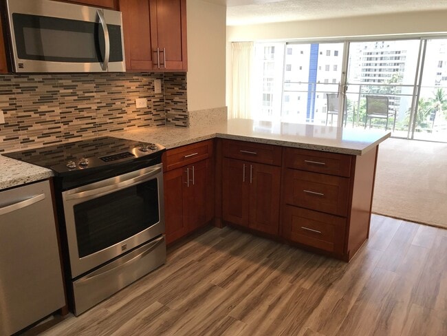 Building Photo - Waikiki! Marina Towers-Large, 2 Bdrm., 1.5 bath, cov'd pkg./washer/dryer in apt.