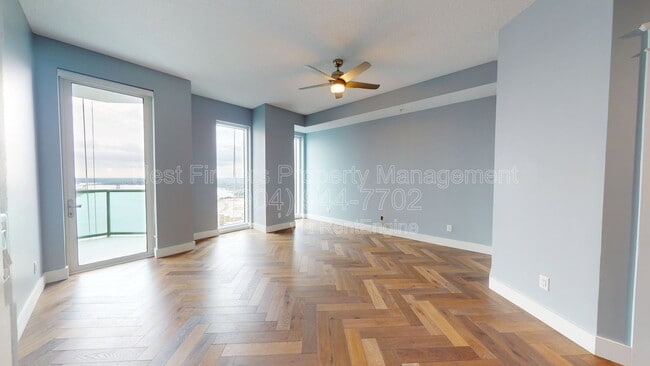 Building Photo - 1431 Riverplace Blvd