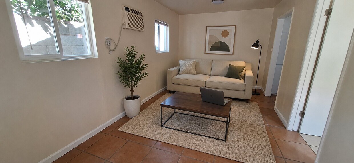 Photo - 13453 1/4 Filmore St (Los Angeles, CA)