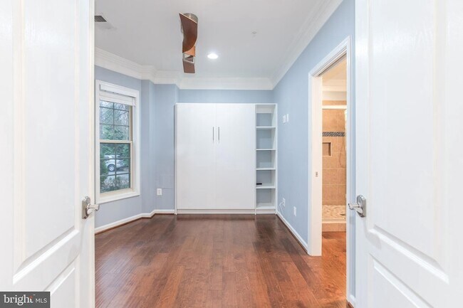 Foto del edificio - 704 Quayside Ct