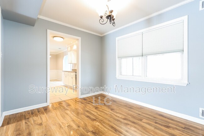 Foto del edificio - 32 Oakwood Pl