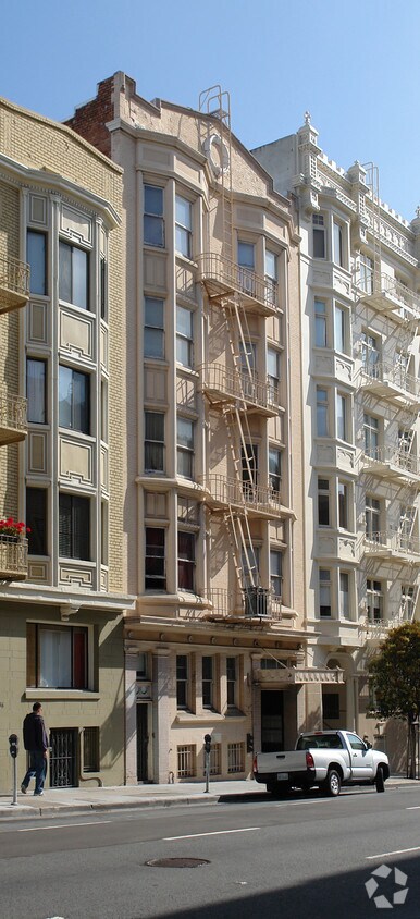 Building Photo - Tremaine Apartments