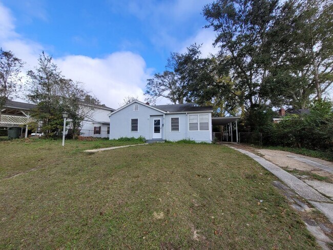 Foto del edificio - 267 Chestnut St Pensacola, Fl 32506 Ask us...