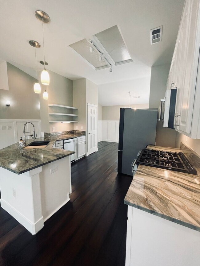 Foto del edificio - Live in Desirable Shasta Hills Estates!! 55+ Community